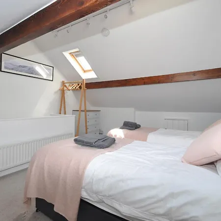 Tatil Evi Cornerstones